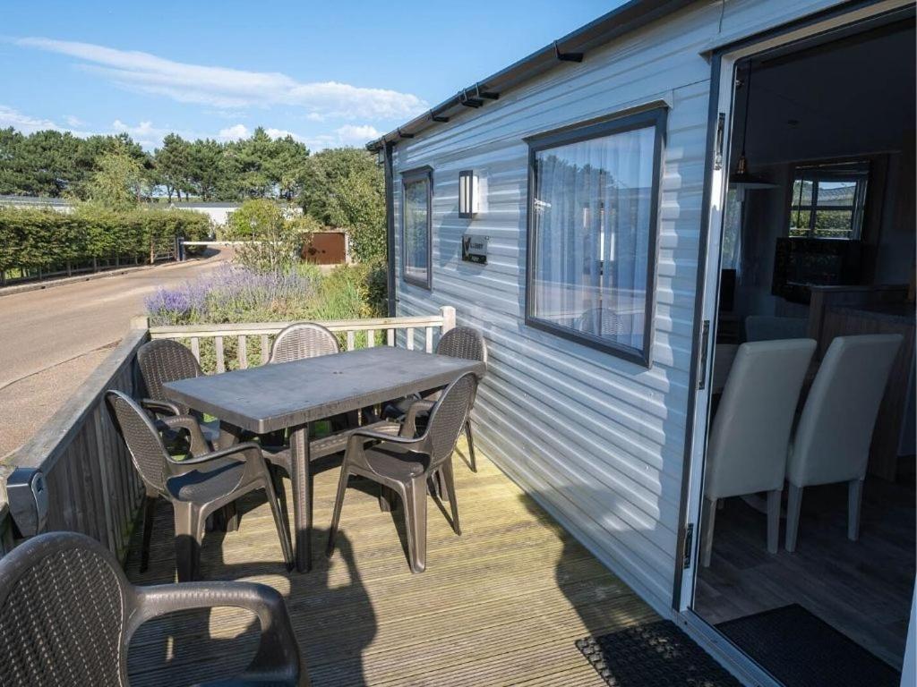 Pinewoods Park Style No.8 - Sleeps 6 - No Dogs Villa Wells-next-the-Sea Exterior photo